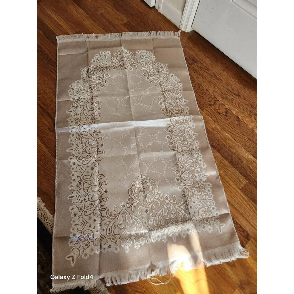 Elegant Portable Prayer Rug with Matching Bag
